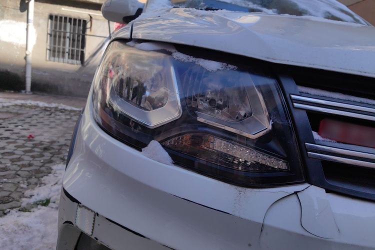 Used Dongfeng Fengon 370 2016 1.5L Manual Standard Model II 7 Seats Right Front Headlight