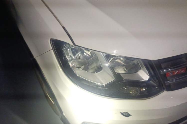 Used Dongfeng Fengon 370 2016 1.5L Manual Standard Edition SFG15-05 7 Seats Right Front Headlight