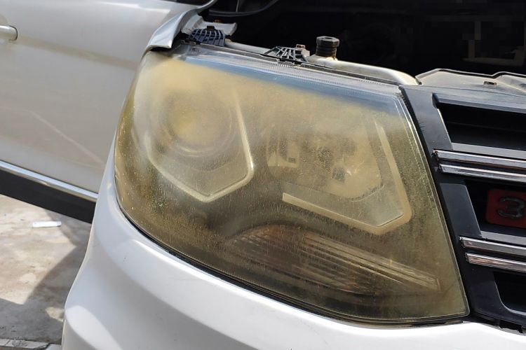 Used Dongfeng Fengon 370 2016 1.5L Manual Luxury 7-Seater Right Front Headlight