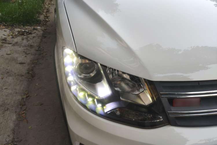 Used Dongfeng Fengon 370 2016 1.5L Manual Smart 7-Seater Right Front Headlight