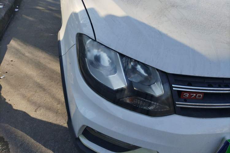 Used Dongfeng Fengon 370 2016 1.5L Manual Standard Edition SFG15-05 7 Seats Right Front Headlight