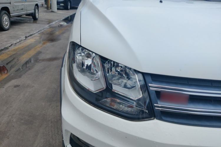 Used Dongfeng Fengon 370 2016 1.5L Manual Elite Travel Edition 7 Seats Right Front Headlight