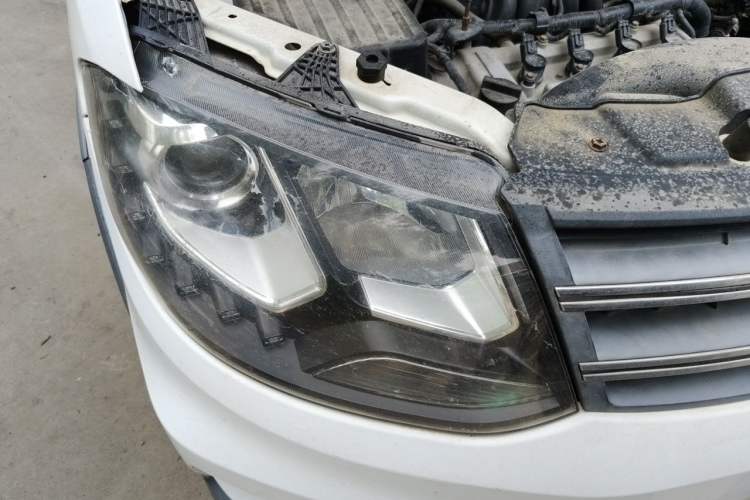 Used Dongfeng Fengon 370 2016 1.5L Manual Standard Edition SFG15-02 5 Seats Right Front Headlight