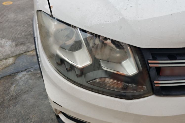 Used Dongfeng Fengon 370 2016 1.5L Manual Luxury 7-Seater Right Front Headlight
