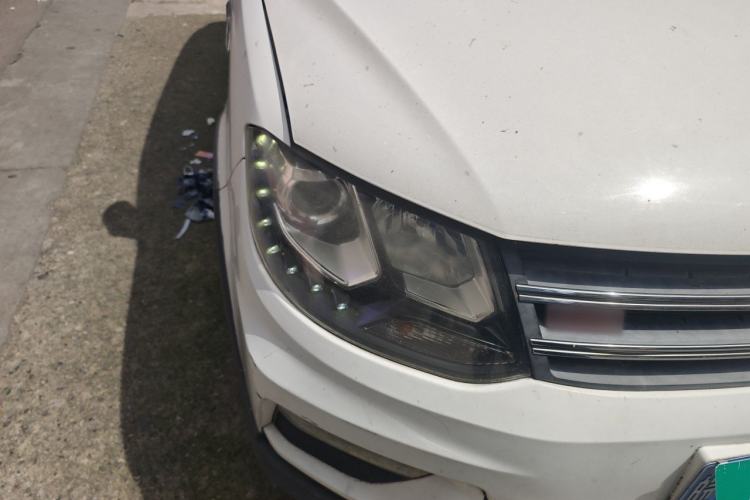 Used Dongfeng Fengon 370 2016 1.5L Manual Luxury Version SFG15-02 7 Seats Right Front Headlight