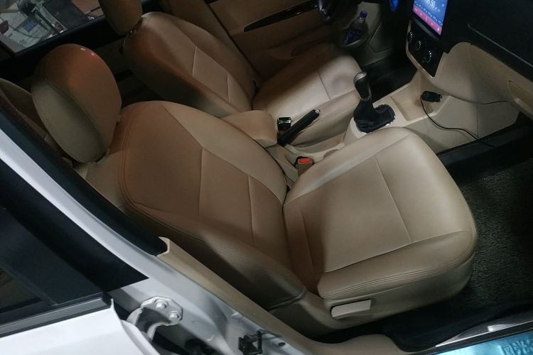 Used Dongfeng Fengon 370 2016 1.5L Manual Standard Edition SFG15-02 7 Seats Right Front Seat