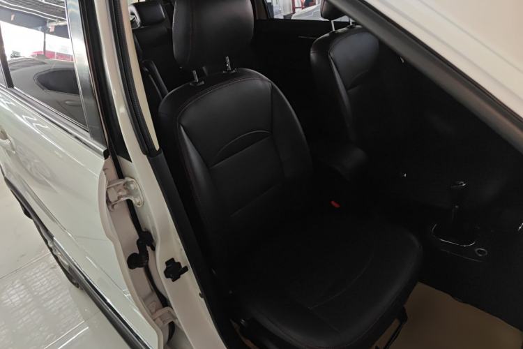 Used Dongfeng Fengon 370 2016 1.5L Manual Elite Home Edition 7-Seater Right Front Seat