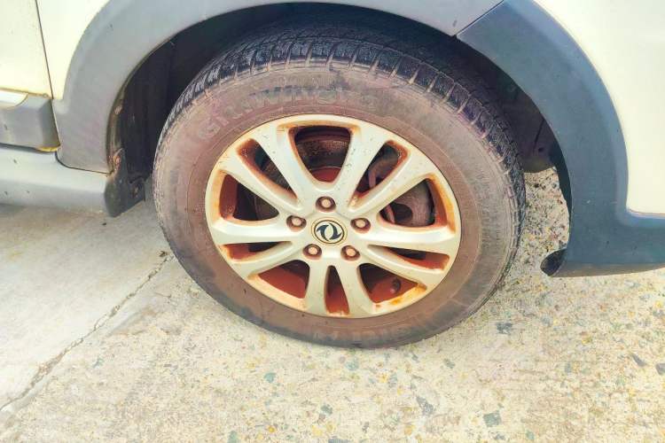 Used Dongfeng Fengon 370 2016 1.5L Manual Elite Home Edition 7-Seater Right Front Wheel Hub