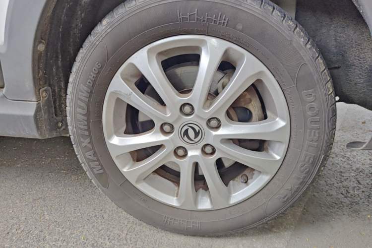 Used Dongfeng Fengon 370 2016 1.5L Manual Smart 7-Seater Right Front Wheel Hub