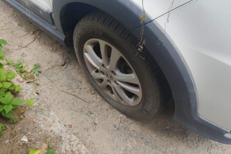 Used Dongfeng Fengon 370 2016 1.5L Manual Comfort 7-Seater Right Front Wheel Hub