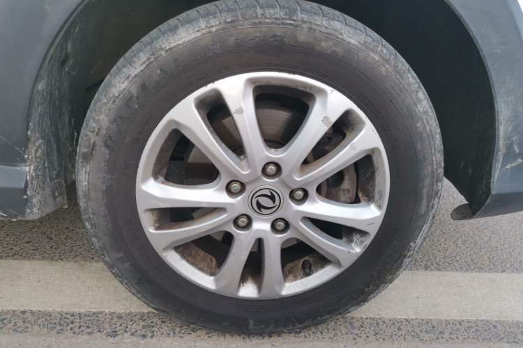 Used Dongfeng Fengon 370 2016 1.5L Manual Elite Travel Edition 7 Seats Right Front Wheel Hub