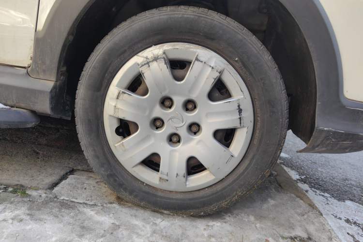 Used Dongfeng Fengon 370 2016 1.5L Manual Standard Model II 7 Seats Right Front Wheel Hub