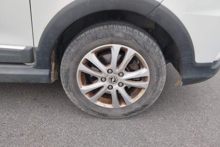Used Dongfeng Fengon 370 2016 1.5L Manual Elite Home Edition 7-Seater Right Front Wheel Hub