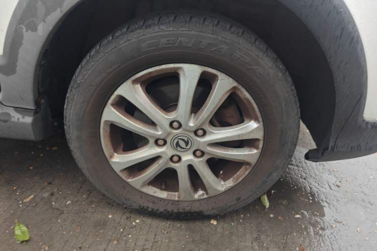 Used Dongfeng Fengon 370 2016 1.5L Manual Standard Edition SFG15-02 5 Seats Right Front Wheel Hub