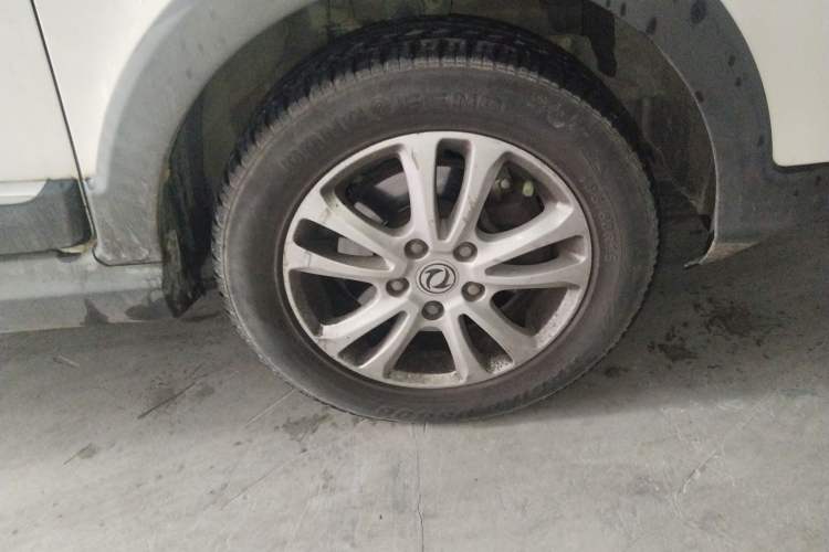Used Dongfeng Fengon 370 2016 1.5L Manual Luxury Version SFG15-02 7 Seats Right Front Wheel Hub