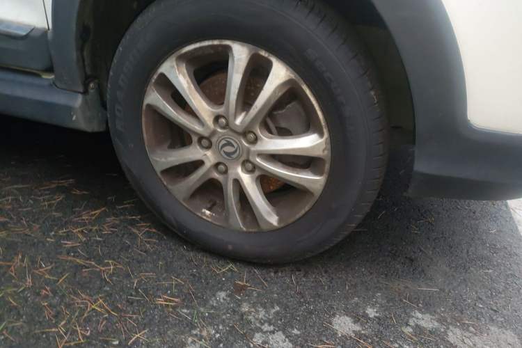 Used Dongfeng Fengon 370 2016 1.5L Manual Comfort 7-Seater Right Front Wheel Hub