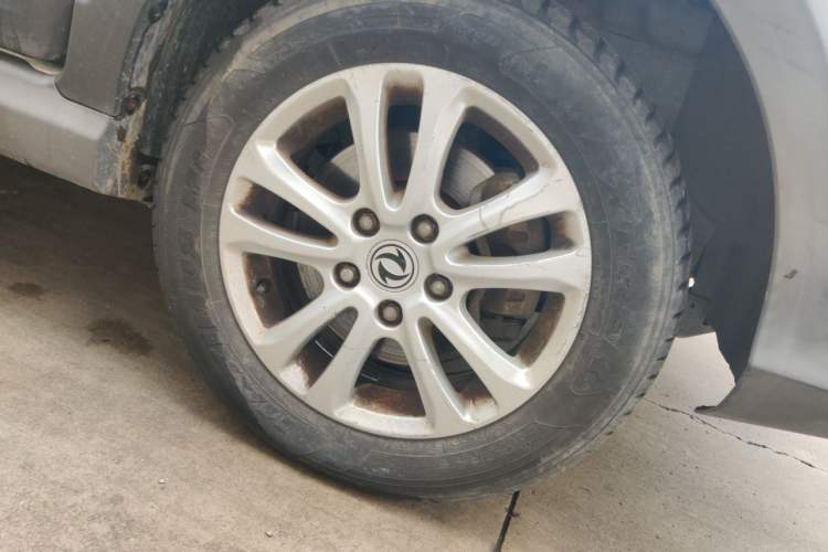 Used Dongfeng Fengon 370 2016 1.5L Manual Elite Travel Edition 7 Seats Right Front Wheel Hub