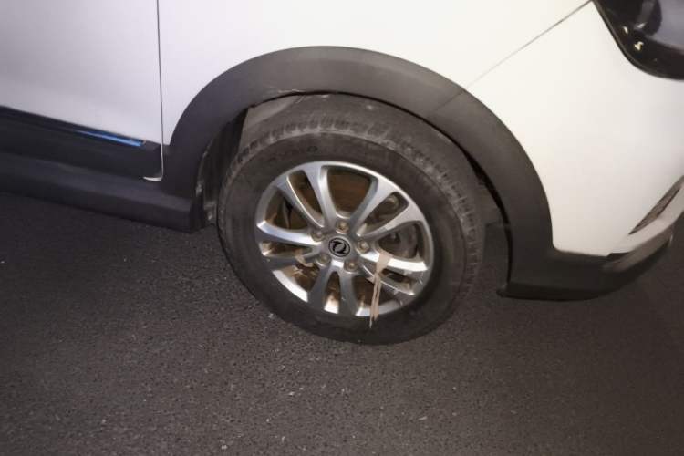 Used Dongfeng Fengon 370 2016 1.5L Manual Luxury 7-Seater Right Front Wheel Hub
