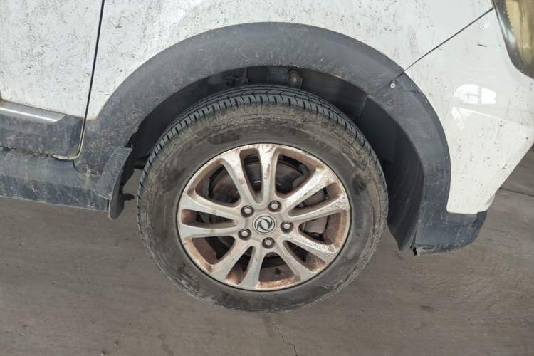 Used Dongfeng Fengon 370 2016 1.5L Manual Elite Home Edition 7-Seater Right Front Wheel Hub