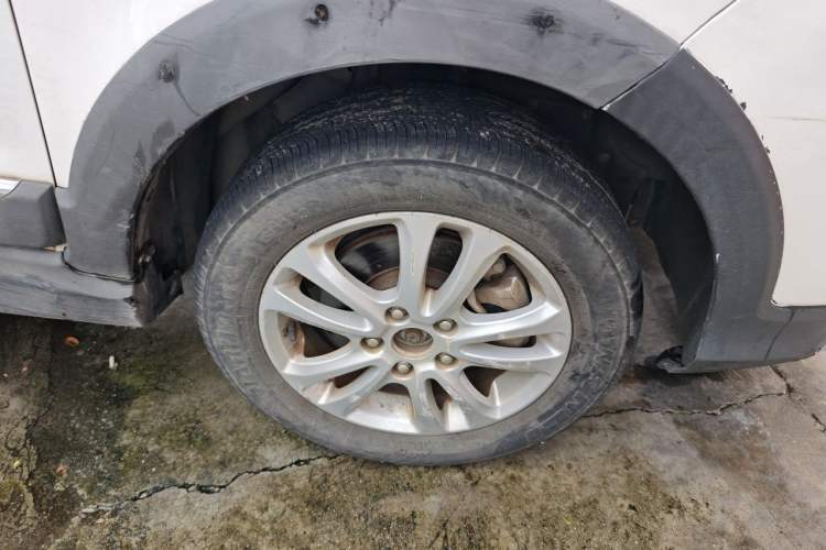 Used Dongfeng Fengon 370 2016 1.5L Manual Luxury 7-Seater Right Front Wheel Hub