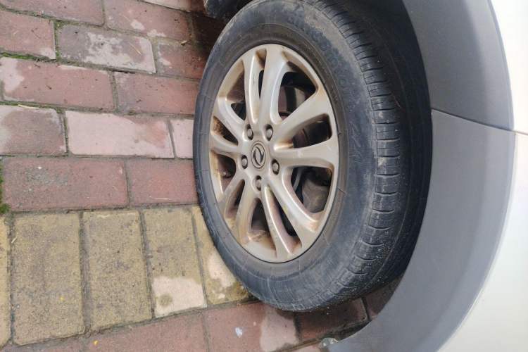 Used Dongfeng Fengon 370 2016 1.5L Manual Elite Home Edition 7-Seater Right Front Wheel Hub