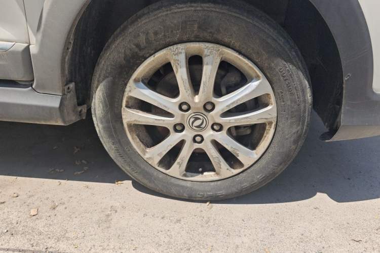Used Dongfeng Fengon 370 2016 1.5L Manual Standard Edition SFG15-02 7 Seats Right Front Wheel Hub