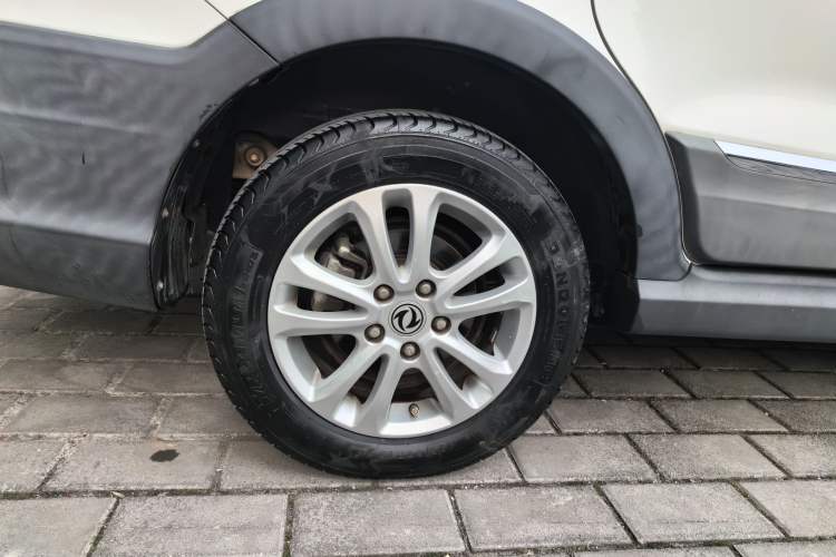 Used Dongfeng Fengon 370 2016 1.5L Manual Luxury 7-Seater Right Rear Wheel Hub