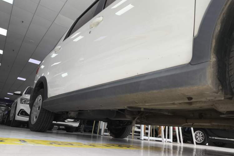 Used Dongfeng Fengon 370 2016 1.5L Manual Standard Model II 7 Seats Right Side Sill