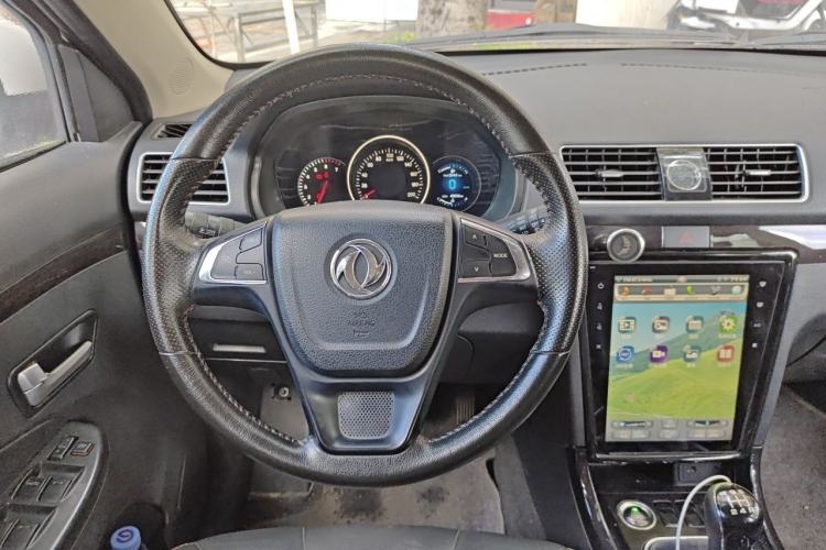 Used Dongfeng Fengon 370 2016 1.5L Manual Smart 7-Seater Steering Wheel