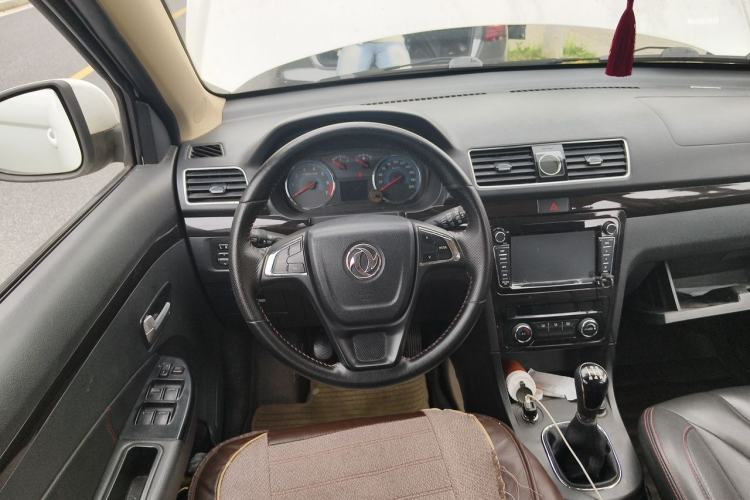Used Dongfeng Fengon 370 2016 1.5L Manual Luxury Model SFG15-05 5 Seats Steering Wheel