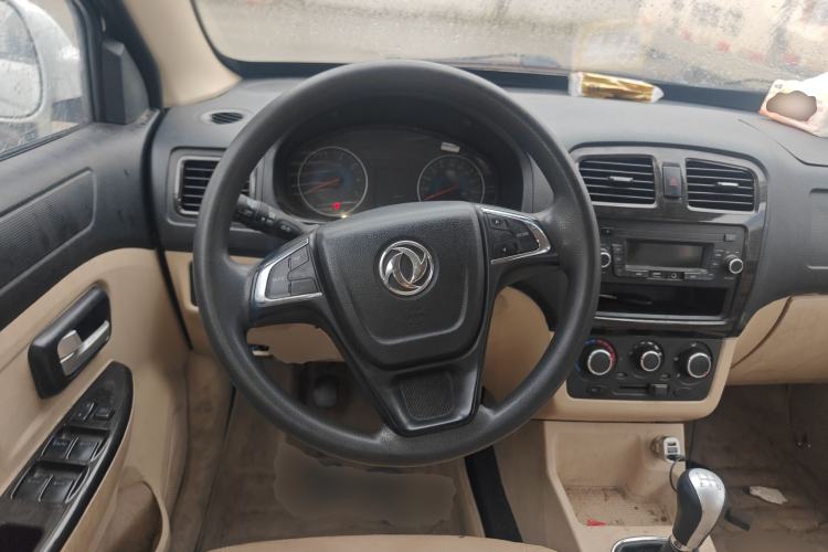 Used Dongfeng Fengon 370 2016 1.5L Manual Standard Edition SFG15-02 5 Seats Steering Wheel