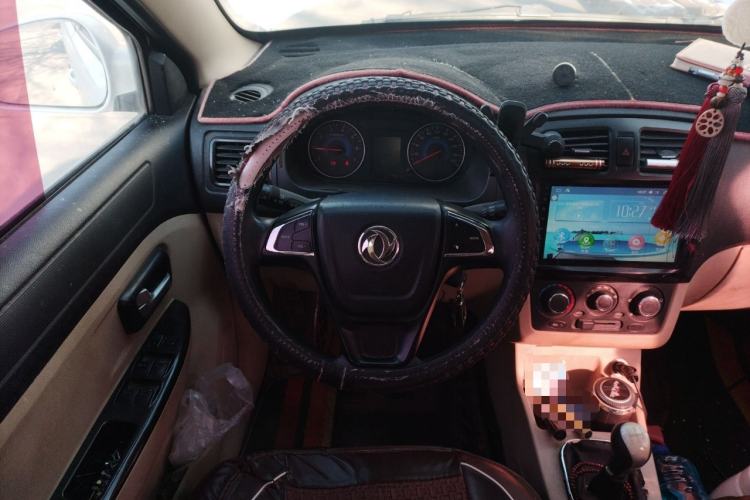 Used Dongfeng Fengon 370 2016 1.5L Manual Standard Edition SFG15-05 7 Seats Steering Wheel