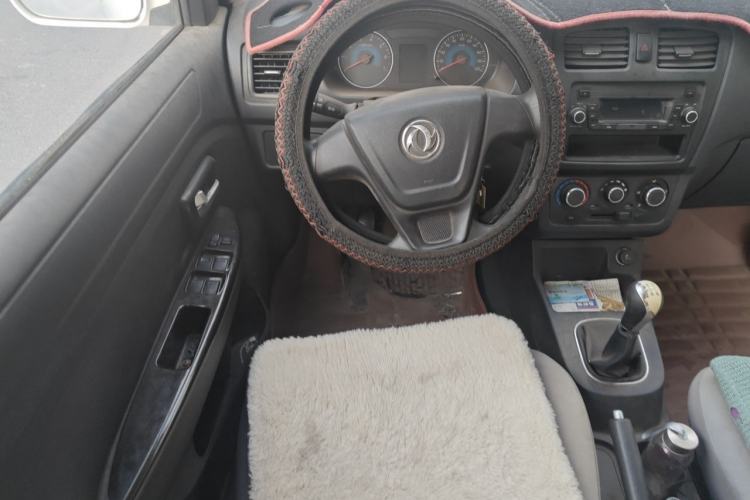 Used Dongfeng Fengon 370 2016 1.5L Manual Standard Model II 7 Seats Steering Wheel