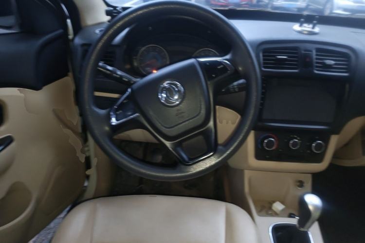 Used Dongfeng Fengon 370 2016 1.5L Manual Comfort 7-Seater Steering Wheel