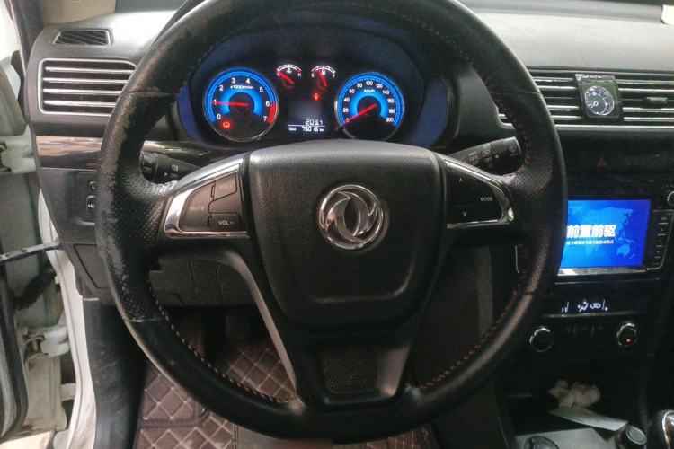 Used Dongfeng Fengon 370 2016 1.5L Manual Luxury Version SFG15-05 7 Seats Steering Wheel