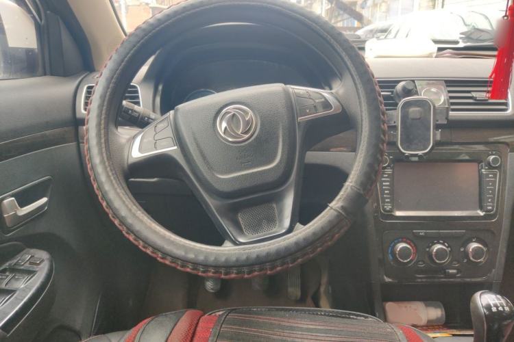 Used Dongfeng Fengon 370 2016 1.5L Manual Elite Travel Edition 7 Seats Steering Wheel