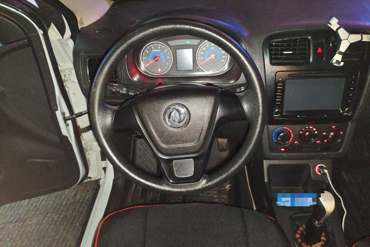 Used Dongfeng Fengon 370 2016 1.5L Manual Standard Model II 7 Seats Steering Wheel