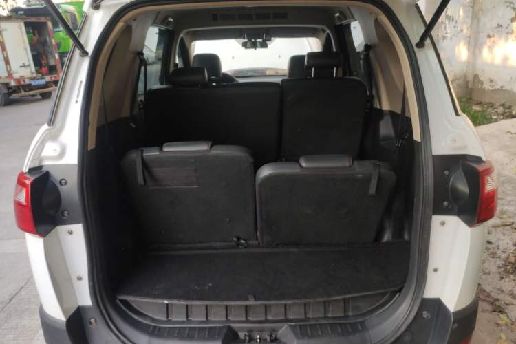 Used Dongfeng Fengon 370 2016 1.5L Manual Smart 7-Seater Trunk