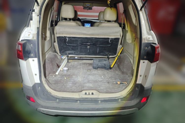 Used Dongfeng Fengon 370 2016 1.5L Manual Elite Home Edition 7-Seater Trunk