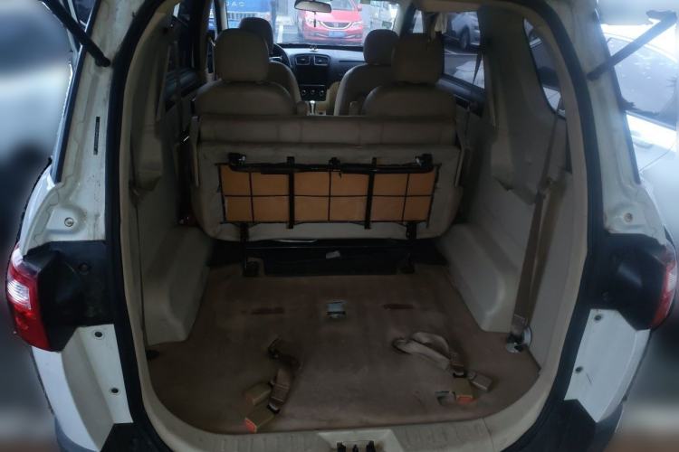 Used Dongfeng Fengon 370 2016 1.5L Manual Comfort 7-Seater Trunk