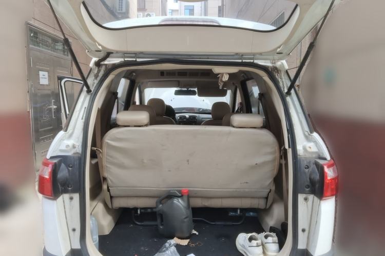 Used Dongfeng Fengon 370 2016 1.5L Manual Standard Edition SFG15-05 7 Seats Trunk