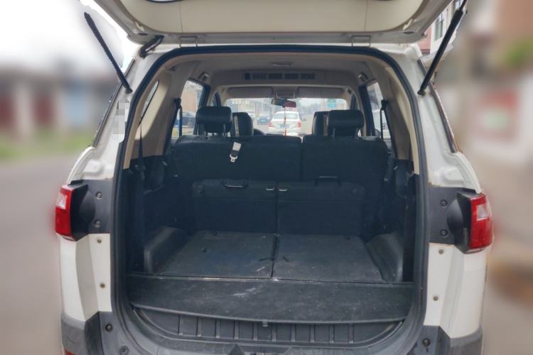 Used Dongfeng Fengon 370 2016 1.5L Manual Elite Travel Edition 7 Seats Trunk