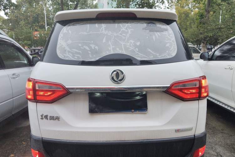 Used Dongfeng Fengon 370 2016 1.5L Manual Standard Edition SFG15-05 7 Seats Trunk