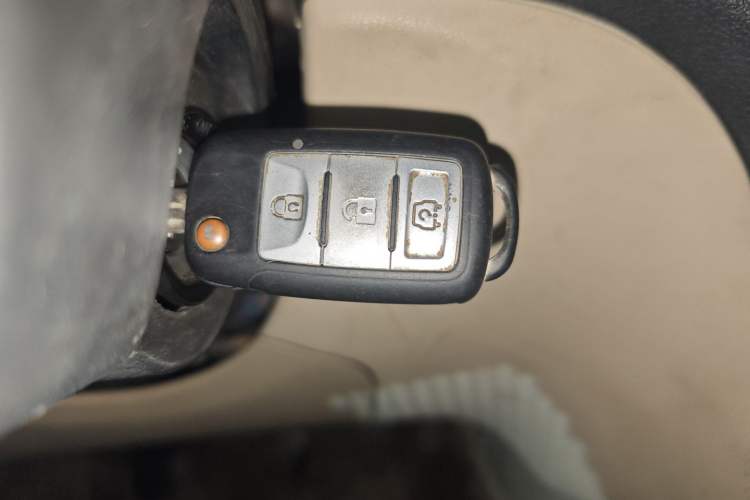 Used Dongfeng Fengon 370 2016 1.5L Manual Elite Home Edition 7-Seater Vehicle Key