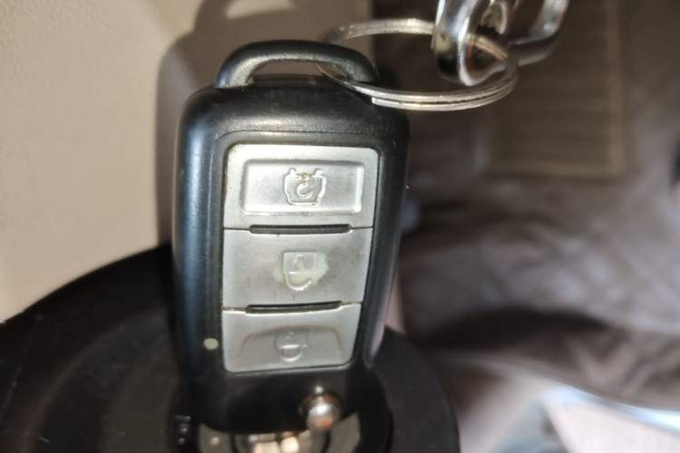 Used Dongfeng Fengon 370 2016 1.5L Manual Standard Edition SFG15-05 7 Seats Vehicle Key