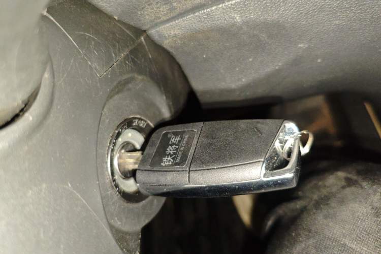 Used Dongfeng Fengon 370 2016 1.5L Manual Standard Model II 7 Seats Vehicle Key