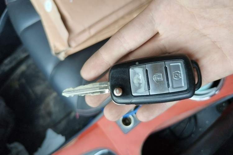 Used Dongfeng Fengon 370 2016 1.5L Manual Standard Edition SFG15-02 5 Seats Vehicle Key
