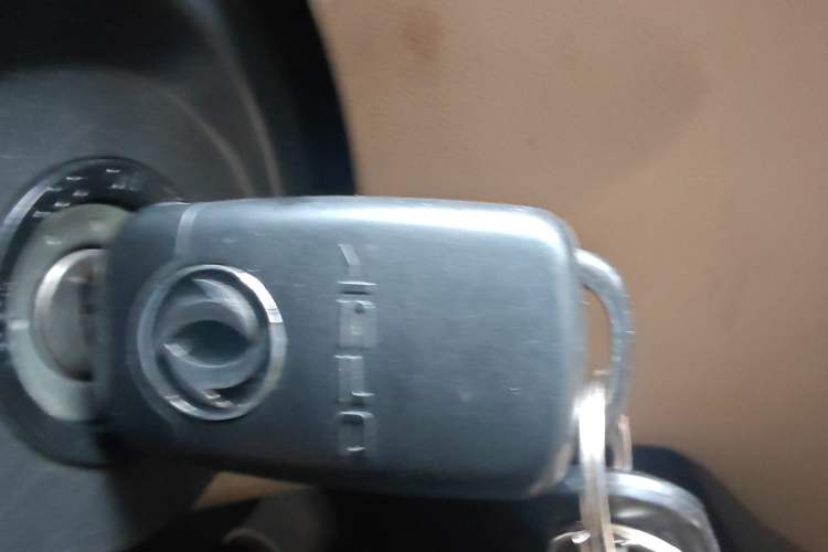Used Dongfeng Fengon 370 2016 1.5L Manual Standard Edition SFG15-05 7 Seats Vehicle Key