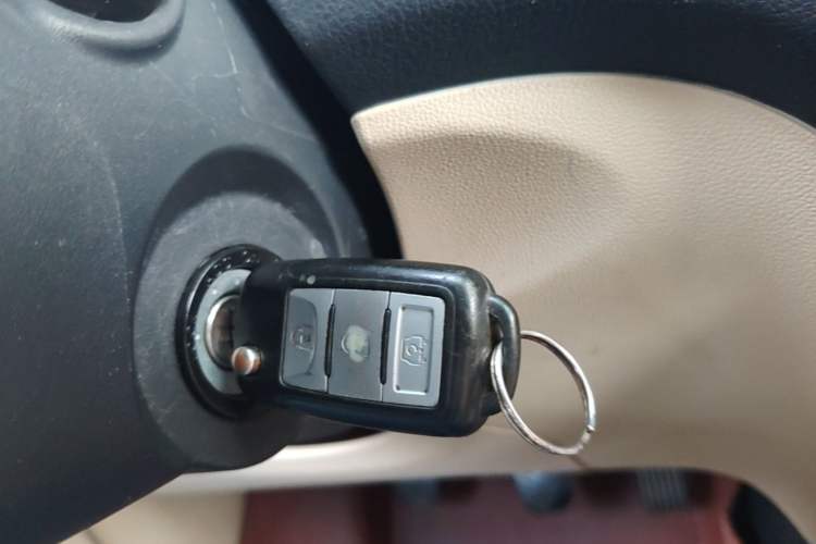 Used Dongfeng Fengon 370 2016 1.5L Manual Standard Edition SFG15-02 7 Seats Vehicle Key
