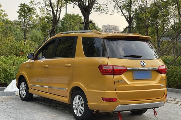 Used Dongfeng Fengon 370 2016 1.5L Manual Luxury Version SFG15-05 7 Seats Exterior 4